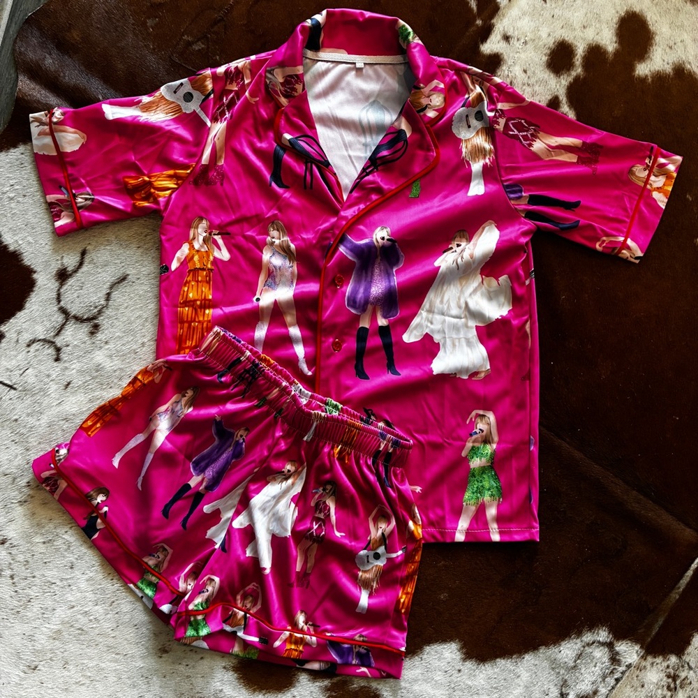 🆕 Taylor Swift Inspired Pink Satin Pajama Set XS Button Up Top Shorts Lounge Set
